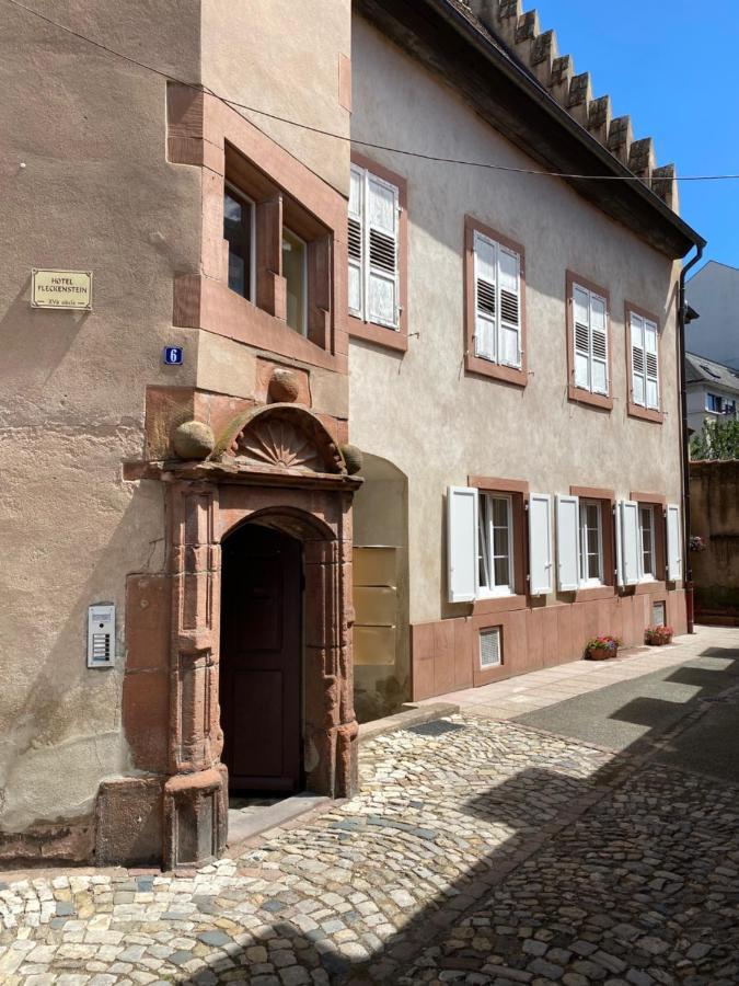 De Charme Dans Un Monument Historique Date De 1544, Au Centre De Apartment