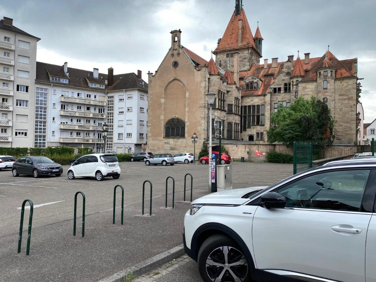 De Charme Dans Un Monument Historique Date De 1544, Au Centre De Hagenau